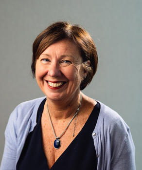 Headshot Clare Oakley
