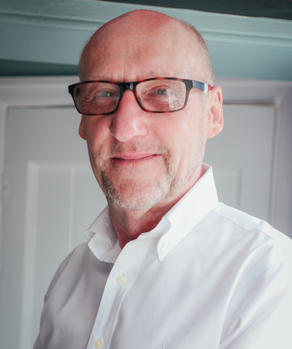 Headshot - Chris Mackenzie-Grieve Headshot - Chris Mackenzie-Grieve