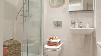 Eight80 bathroom