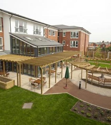 Willowmere Cheshire Care Home Middlewich 057 563 X 366